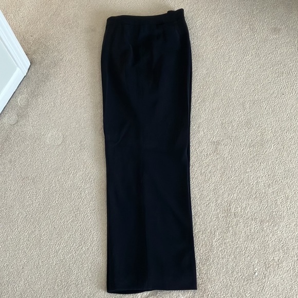 Kasper Fully Lined Navy Blue Suit.   Great for chic look at work. - Picture 4 of 6